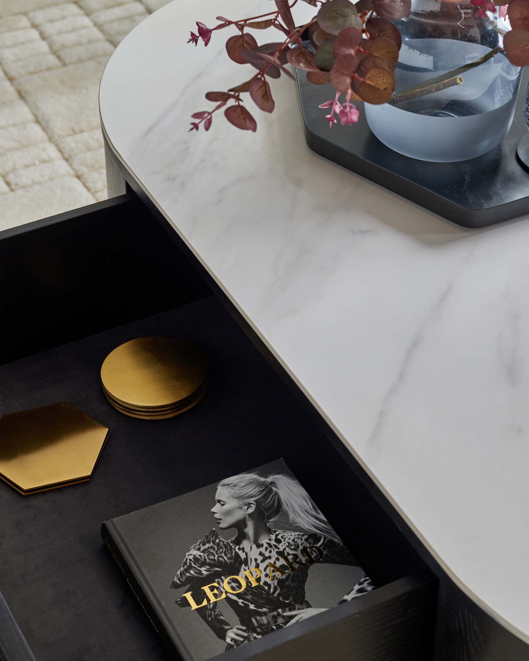 Manhattan marbled ceramic coffee table