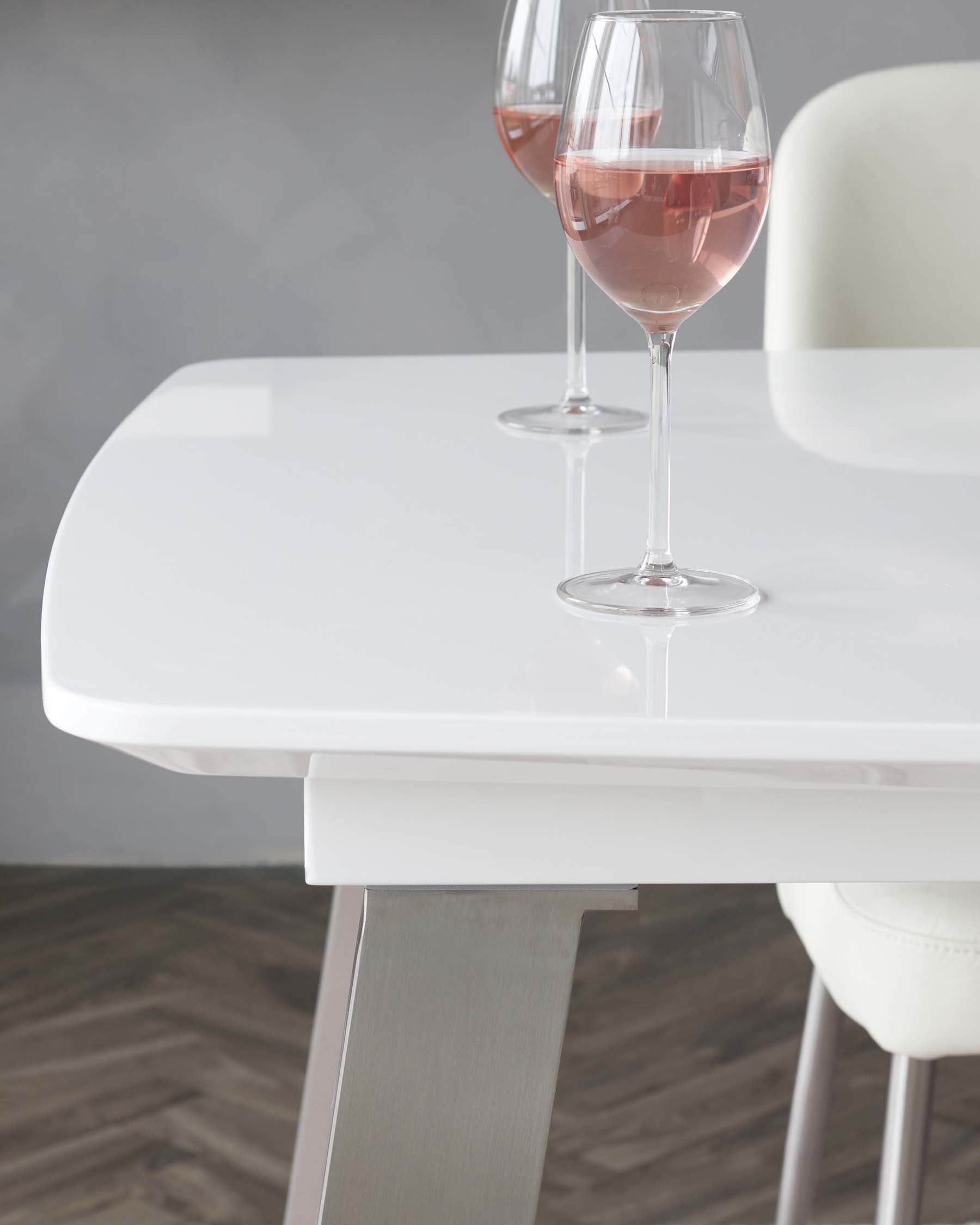 Assi White Gloss Extending 6 to 8 Seater Dining Table