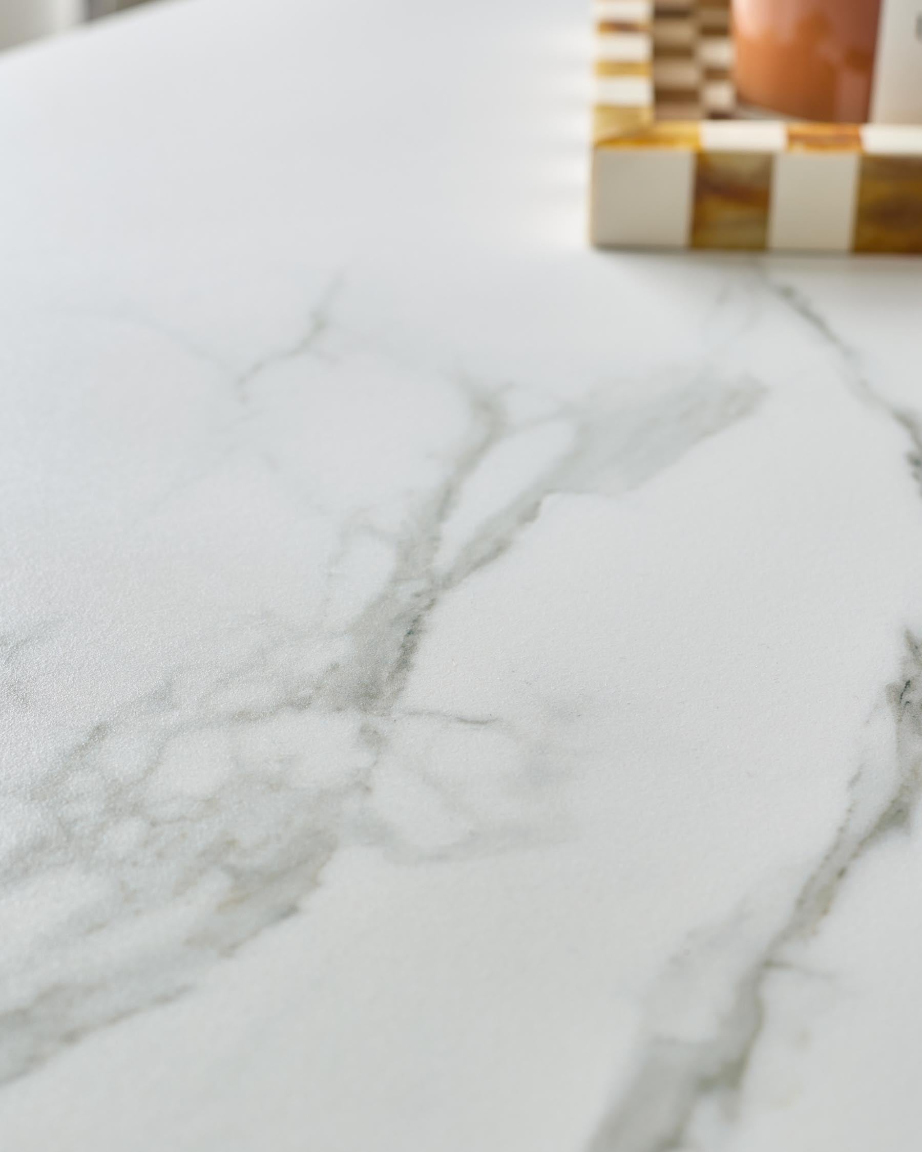 Banks White Marbled Ceramic With Black Wood Coffee Table