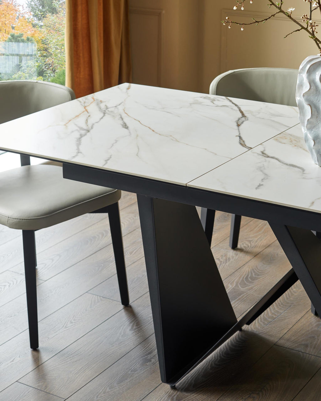 Calenzano natural ceramic extending 6 to 8 seater dining table