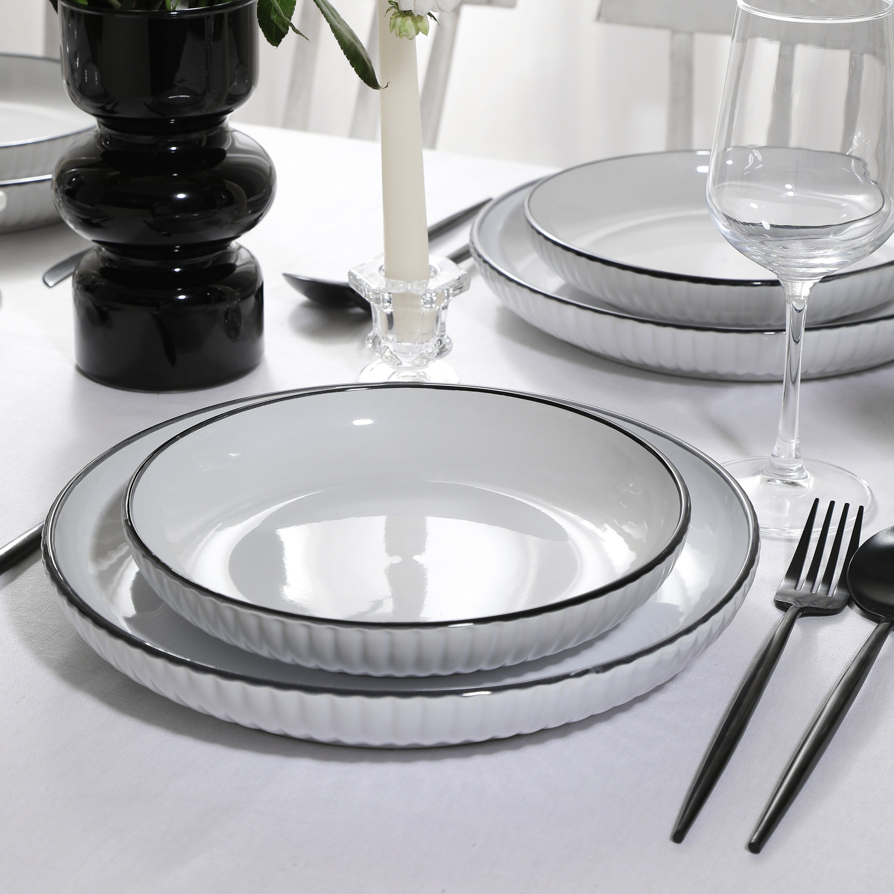 Christian Siriano Lustra Stoneware Dinnerware Set