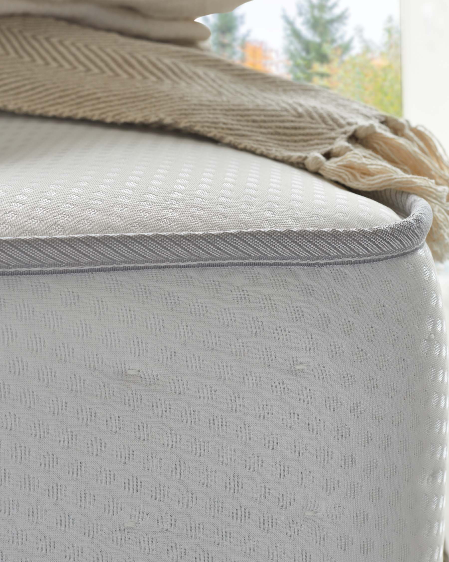 Classic Comfort 1,000 Pocket Spring Medium Tension King Mattress