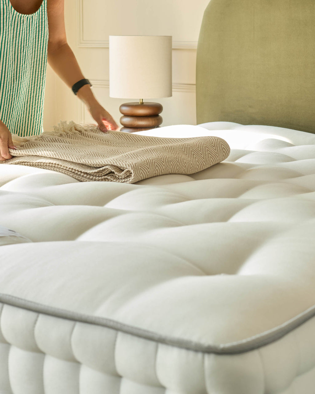 Deluxe Comfort 1,000 Pocket Spring Medium Super King Mattress