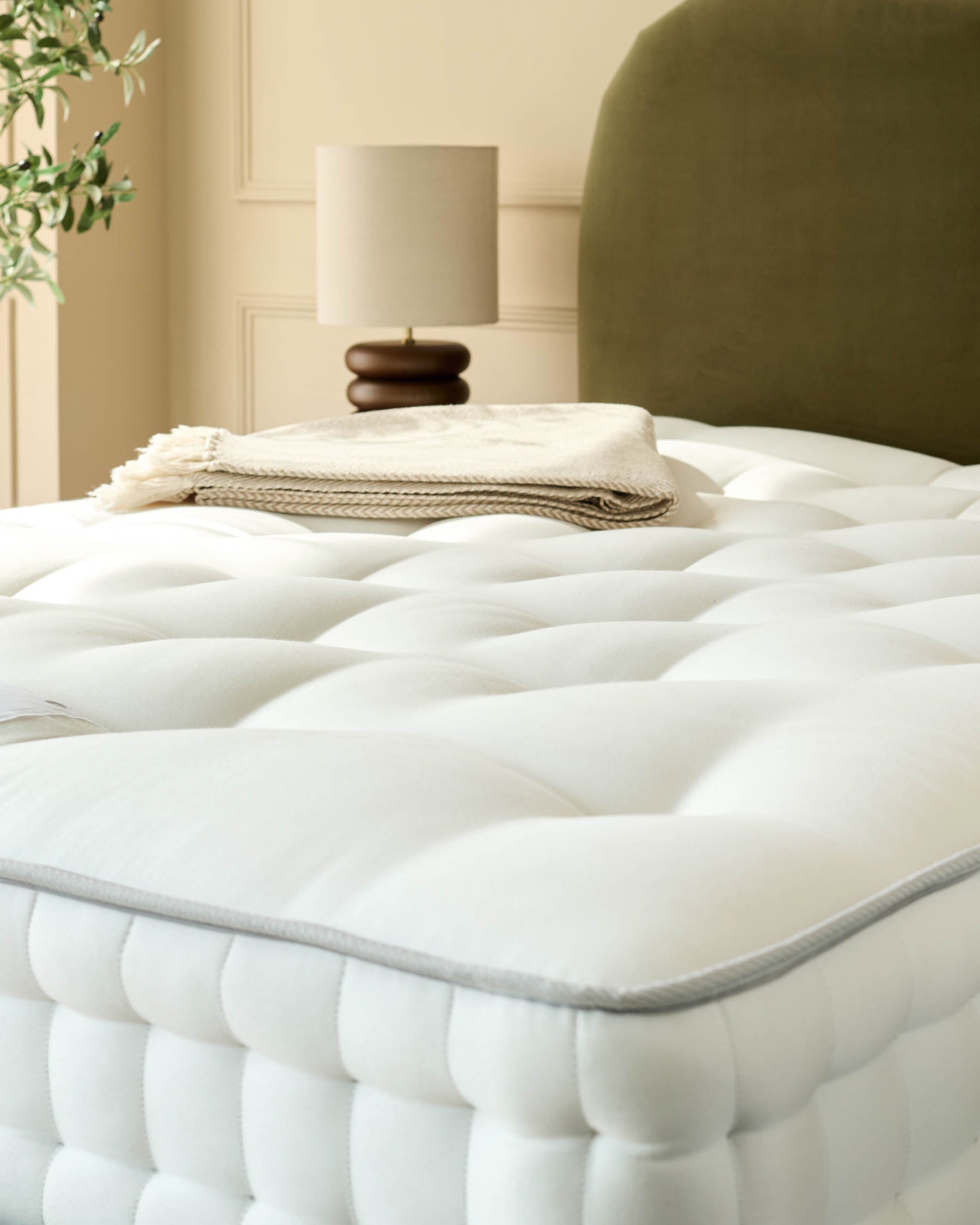 Deluxe Comfort 2,000 Pocket Spring Firm King Mattress