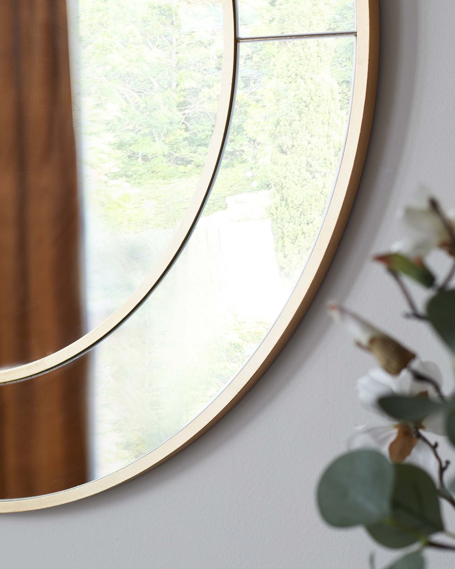 Elton Medium Round Wall Mirror Gold