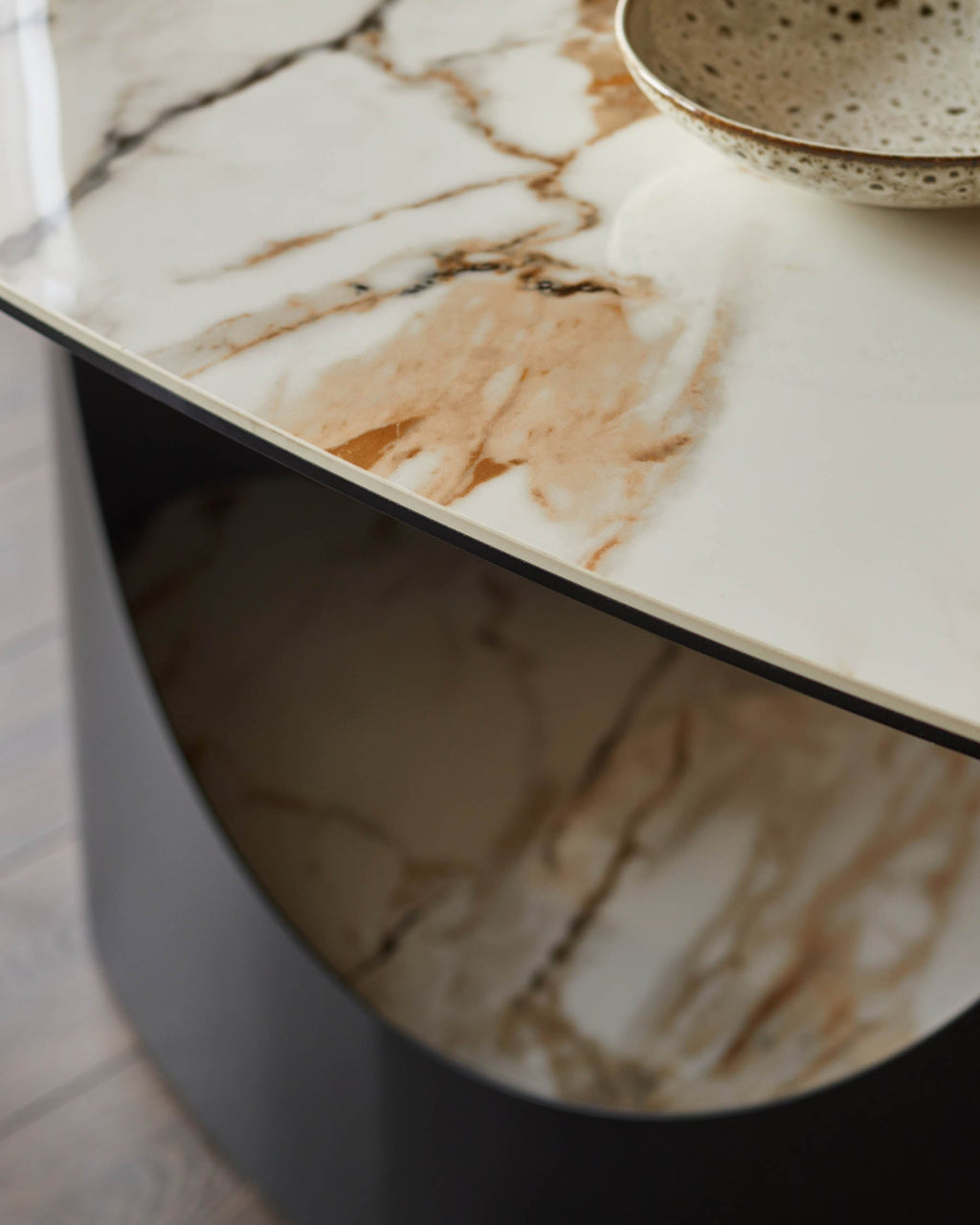 Giotto natural ceramic 8 seater dining table