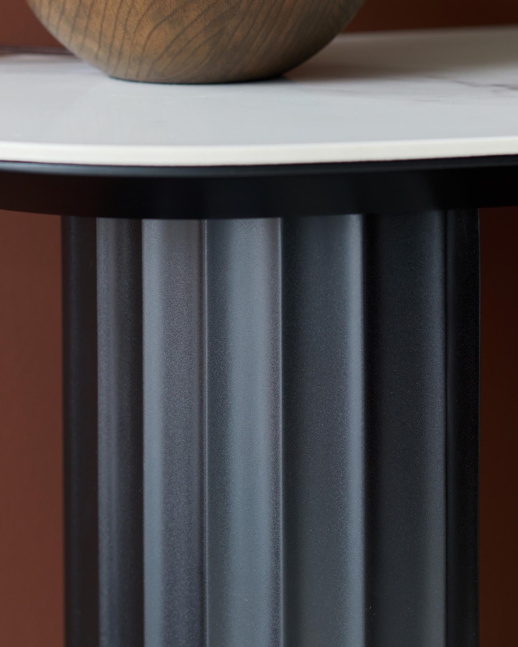 Hanne white ceramic console table