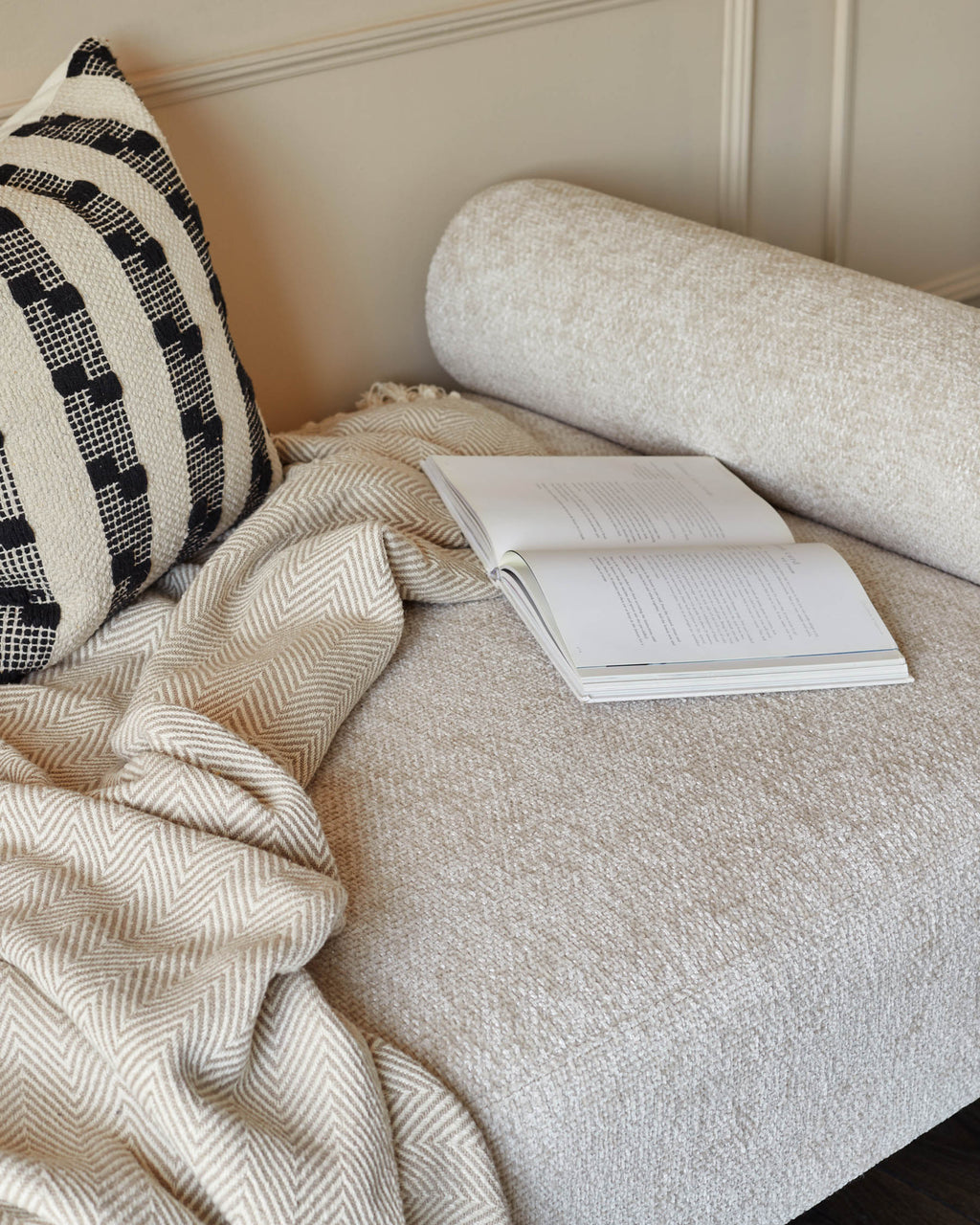 Maeve natural fabric day bed bench