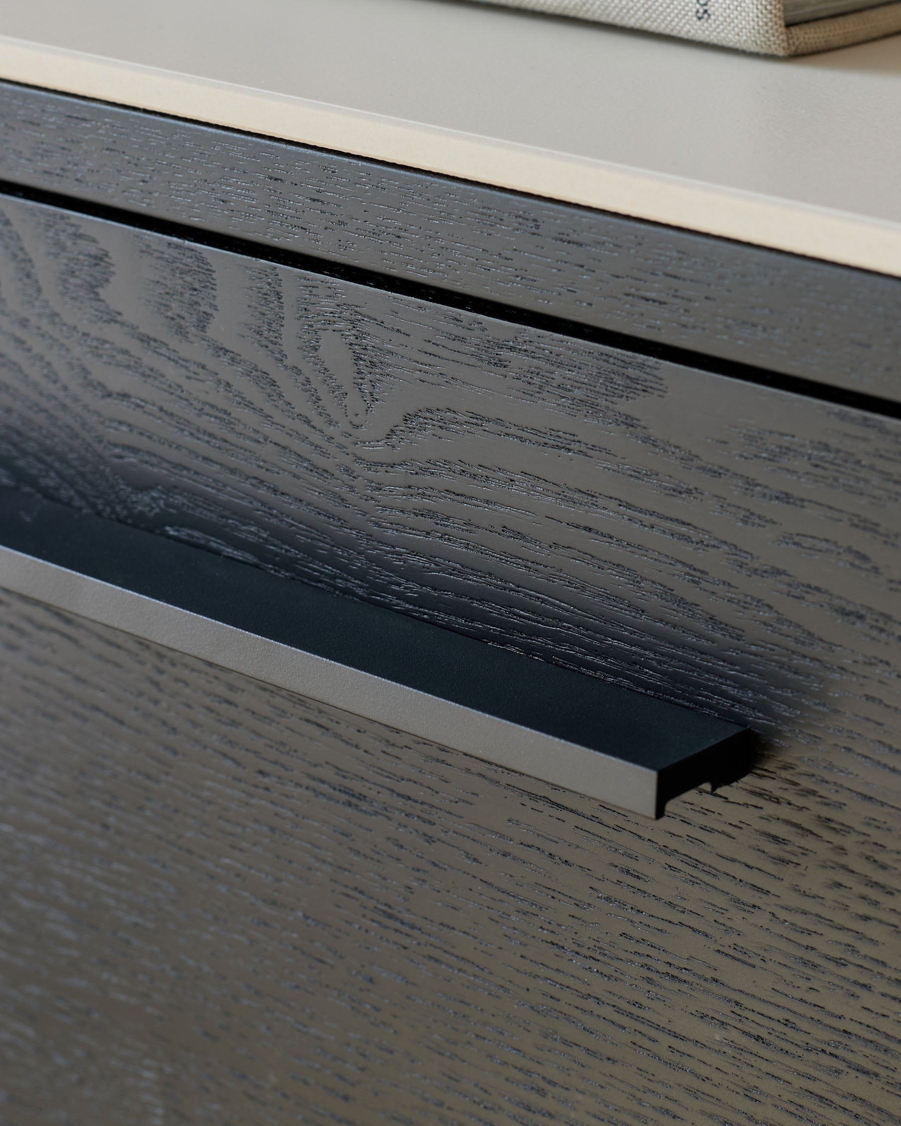 Manhattan white ceramic chest of drawers