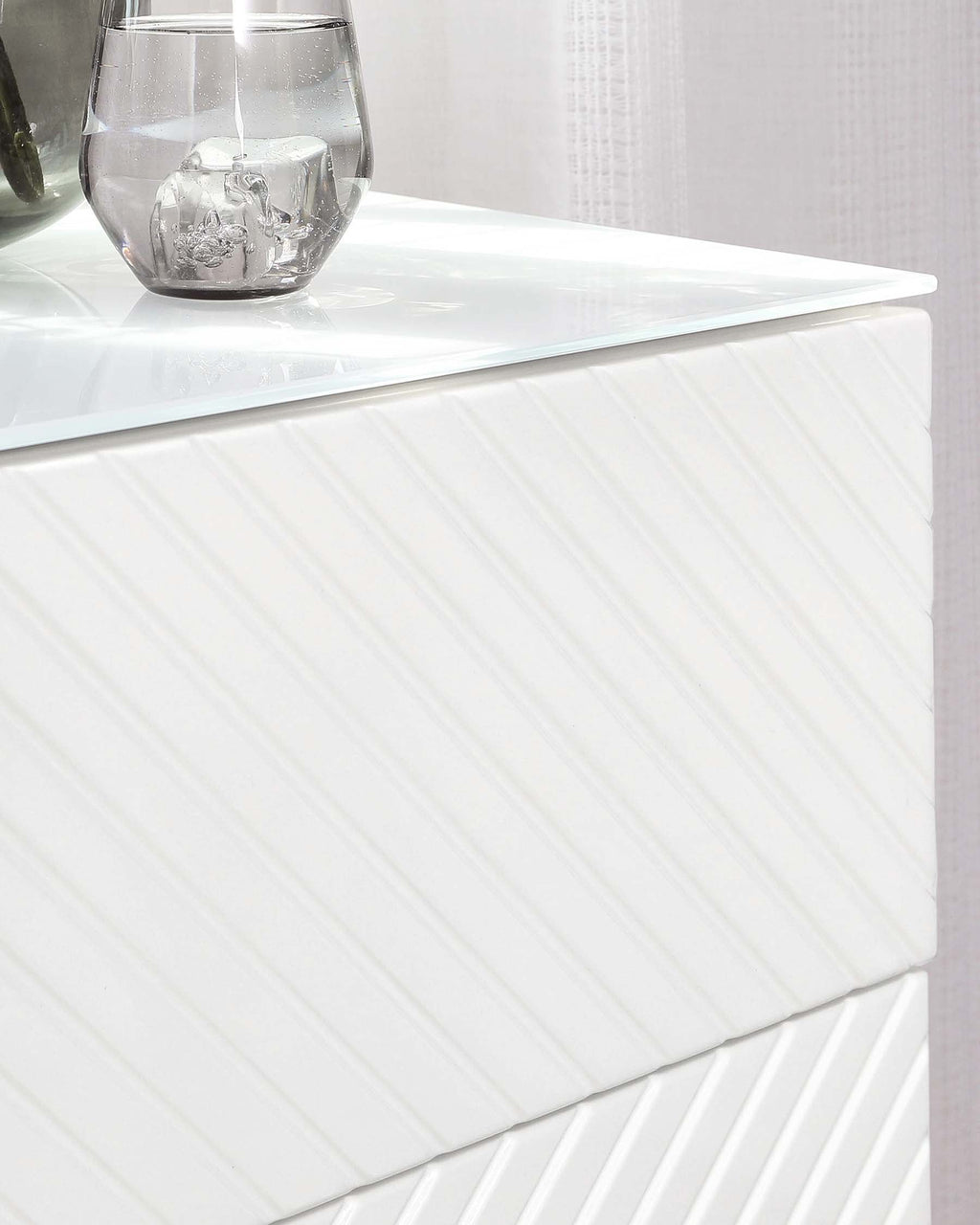 Noah White Gloss Chest Of Drawers With Brass Legs