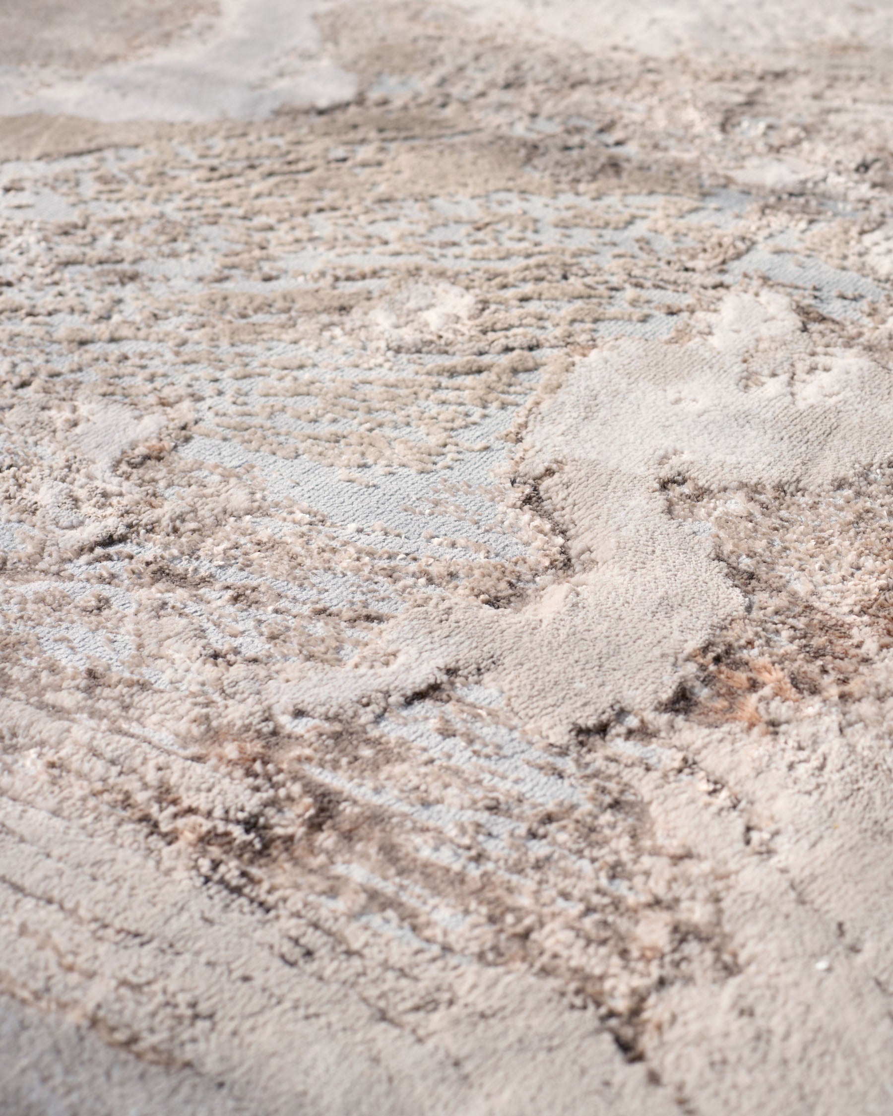 Perla Expression soft silver textured small rug