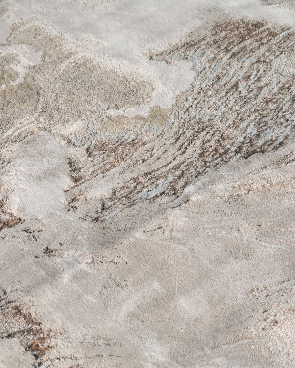 Perla Expression soft silver textured medium rug