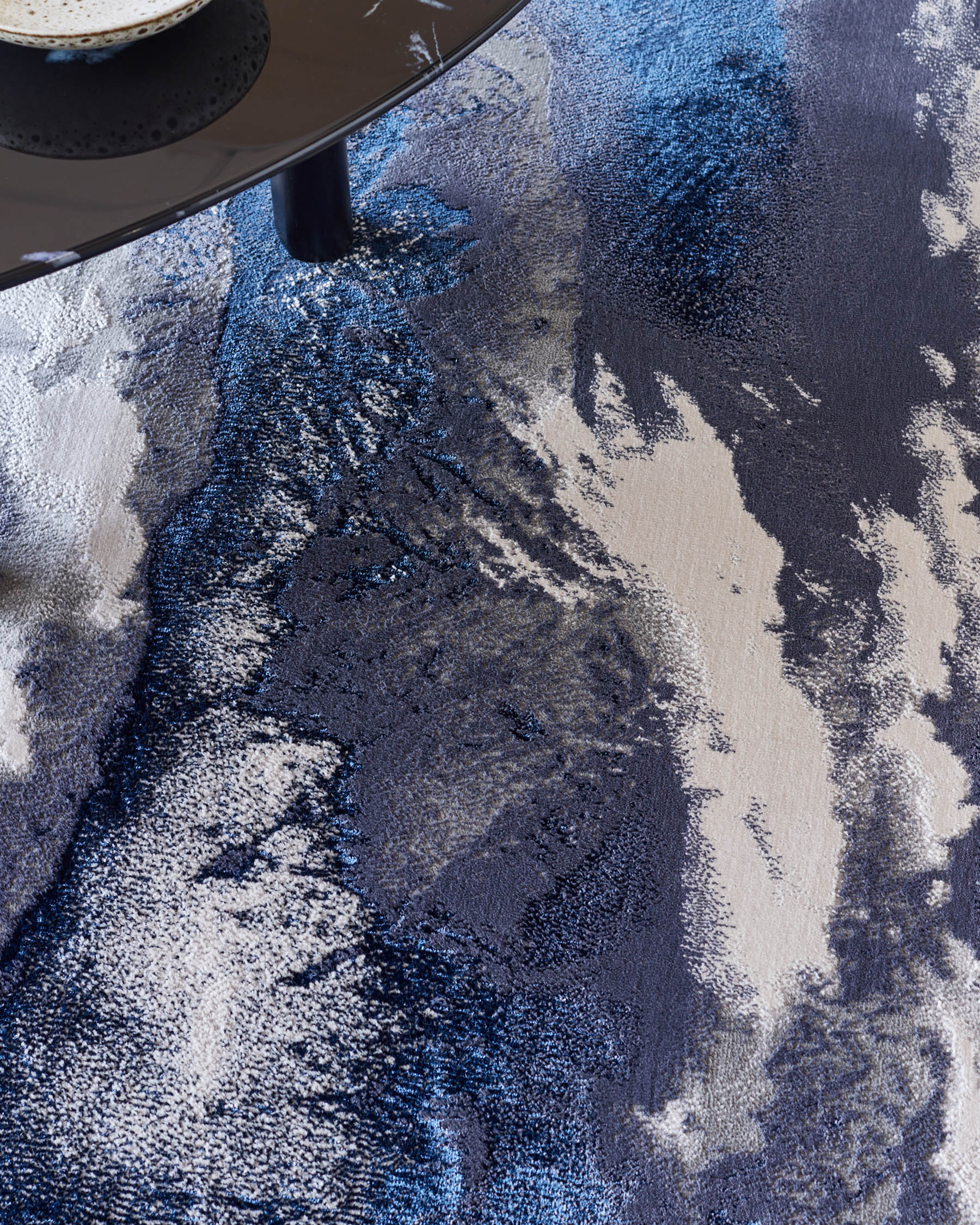 Perla dark navy textured large rug