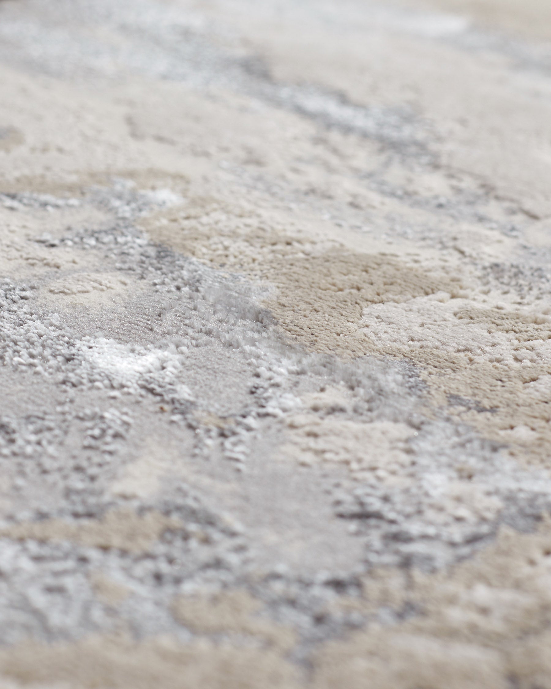 Perla soft silver textured runner rug