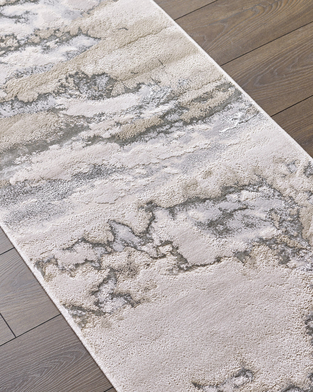 Perla soft silver textured runner rug