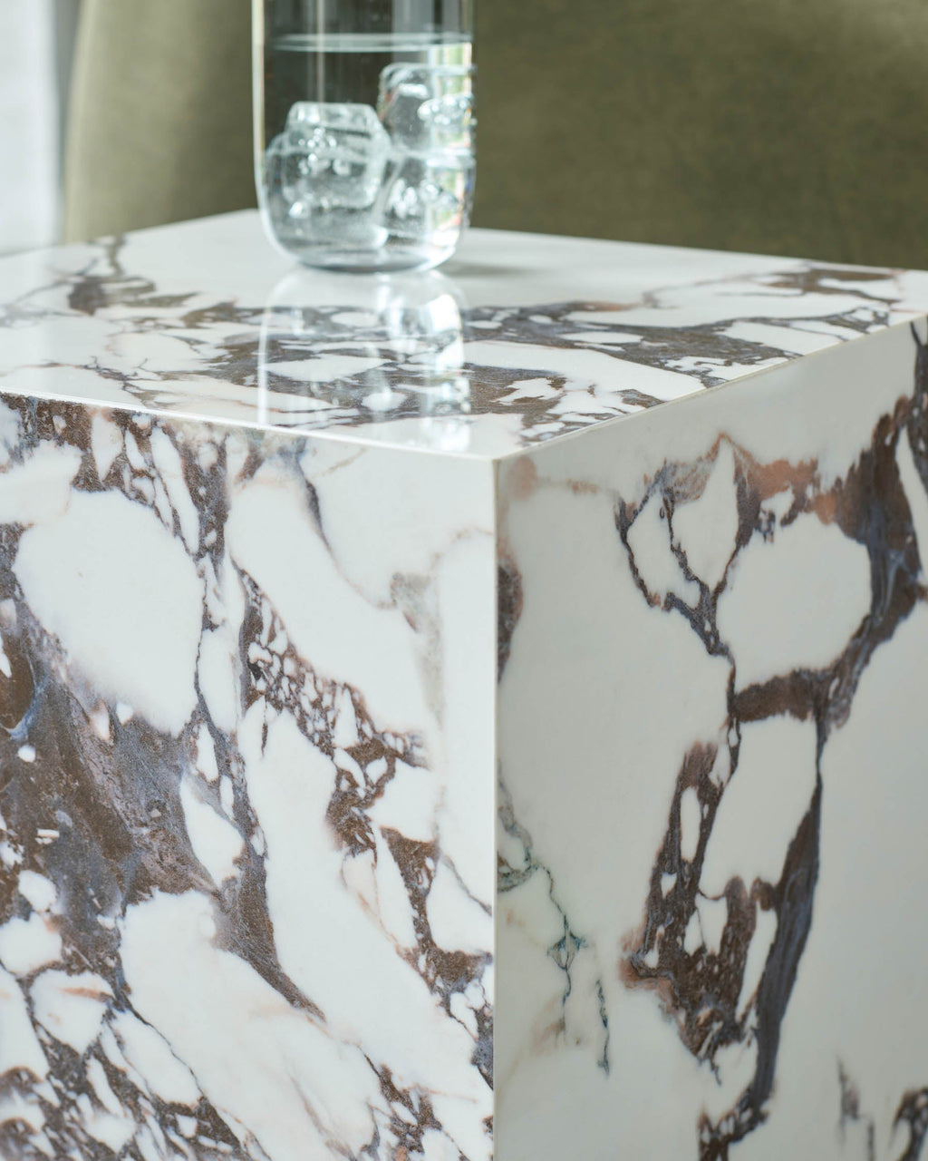 Russo white calacatta ceramic side table