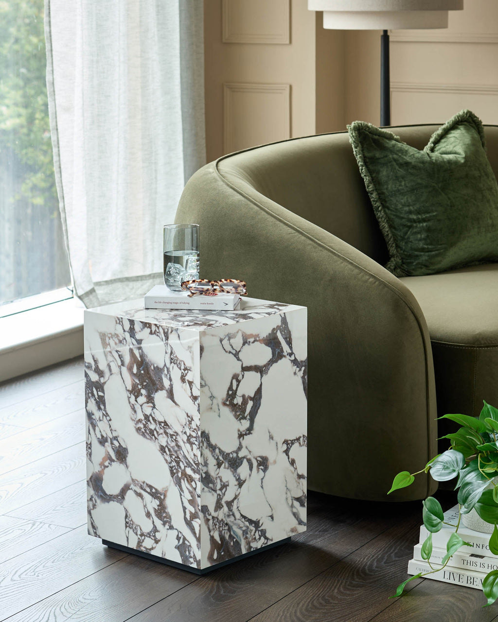Russo white calacatta ceramic side table